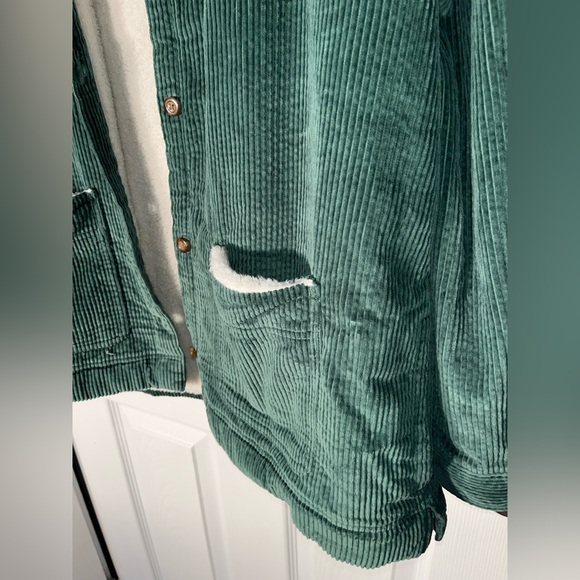 NWT Women’s L.L. Bean Corduroy Utility Sherpa Lined Jacket Shacket Button Large - Picture 3 of 10
